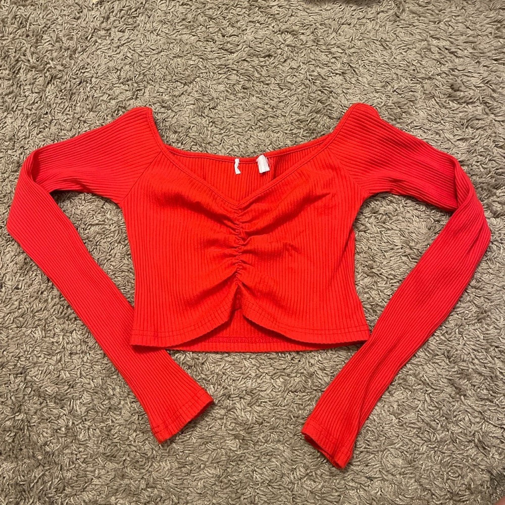 Tiger Mist Red Long Sleeve Crop Shirt! Tag fell off but like new condition!